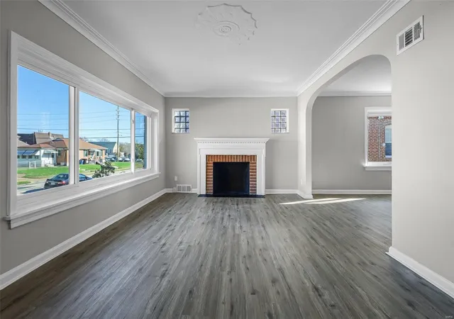 Photo 2 of Single family home for sale at 6814 Crest Ave, Saint Louis, MO 63130 | MLS# 24074024 | Listing updated on 2024-12-03