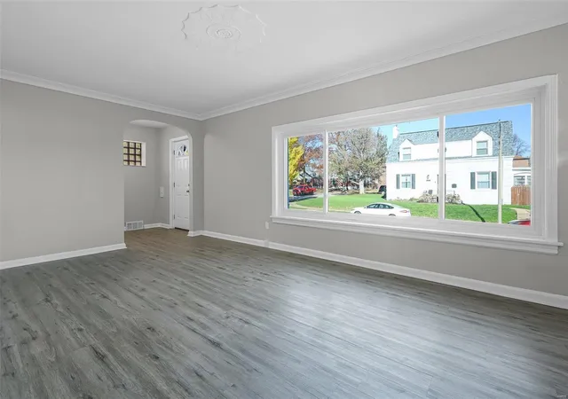 Photo 3 of Single family home for sale at 6814 Crest Ave, Saint Louis, MO 63130 | MLS# 24074024 | Listing updated on 2024-12-03