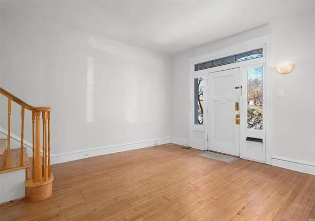 Photo 2 of Single family home for sale at 6954 Kingsbury Blvd, Saint Louis, MO 63130 | MLS# 24074038 | Listing updated on 2025-03-18