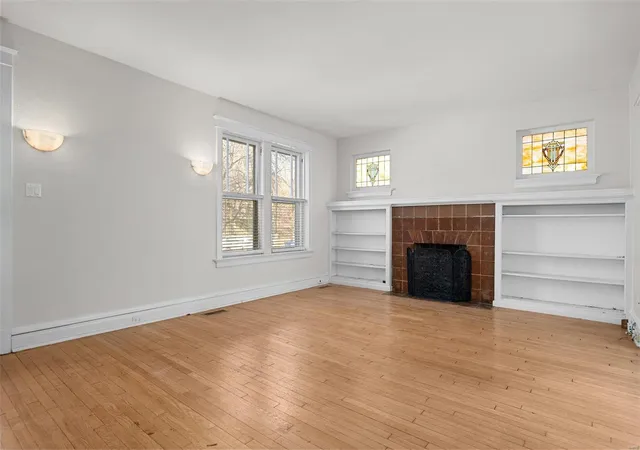 Photo 3 of Single family home for sale at 6954 Kingsbury Blvd, Saint Louis, MO 63130 | MLS# 24074038 | Listing updated on 2025-03-18