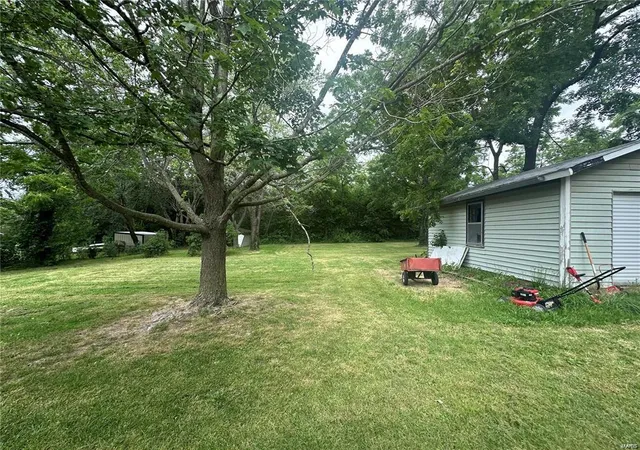 Photo 16 of Single family home for sale at 211 S Boyd St, Conway, MO 65632 | MLS# 24074062 | Listing updated on 2024-12-02