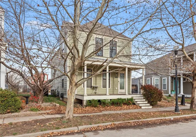 Photo 2 of Sale Pending at 3524 Canal St, Saint Charles, MO 63301 | MLS# 24074112 | Listing updated on 2024-12-17