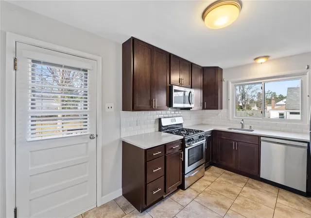 Photo 3 of Single family home for sale at 1207 Folger Ave, Saint Louis, MO 63122 | MLS# 24074132 | Listing updated on 2024-12-13
