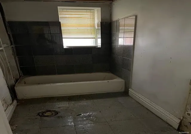 Photo 3 of Sale Pending at 4153 E Lexington Ave, Saint Louis, MO 63115 | MLS# 24074260 | Listing updated on 2024-12-09