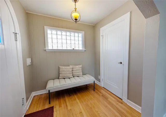 Photo 2 of Sale Pending at 2508 Brown Rd, Saint Louis, MO 63114 | MLS# 24074284 | Listing updated on 2024-12-14
