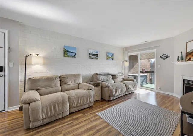 Photo 3 of Condo for sale at 1948 Greenglen Dr #302, Saint Louis, MO 63122 | MLS# 24074285 | Listing updated on 2025-03-13