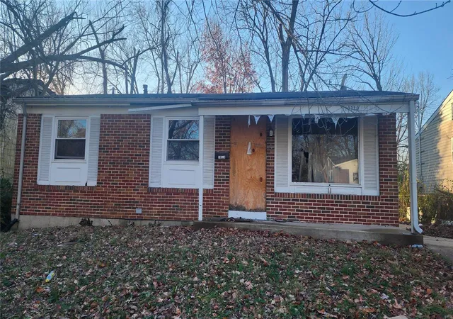 Photo 1 of Sale Pending at 10329 Royal Dr, Saint Louis, MO 63136 | MLS# 24074297 | Listing updated on 2024-12-18