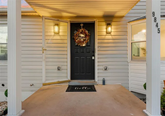 Photo 2 of Sale Pending at 9845 Meadow View Dr, Saint Louis, MO 63114 | MLS# 24074316 | Listing updated on 2024-12-12