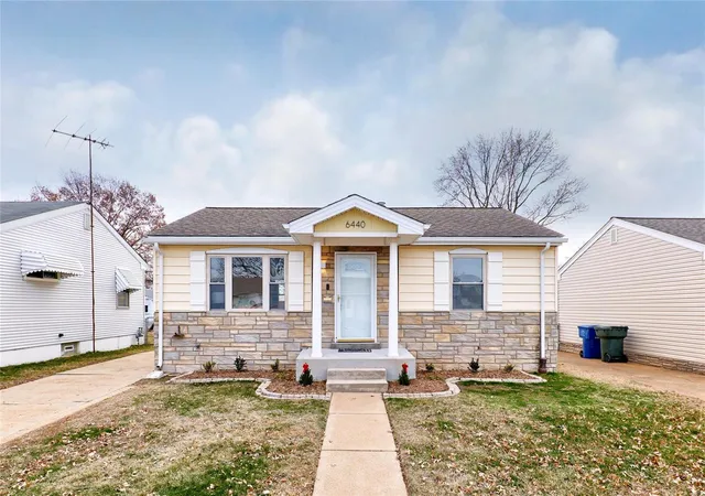 Photo 1 of Single family home for sale at 6440 Colletta Dr, Saint Louis, MO 63139 | MLS# 24074324 | Listing updated on 2024-12-17