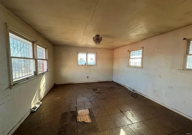 Photo 3 of Single family home for sale at 4107 Cedarwood Ave, Saint Louis, MO 63121 | MLS# 24074355 | Listing updated on 2024-12-17