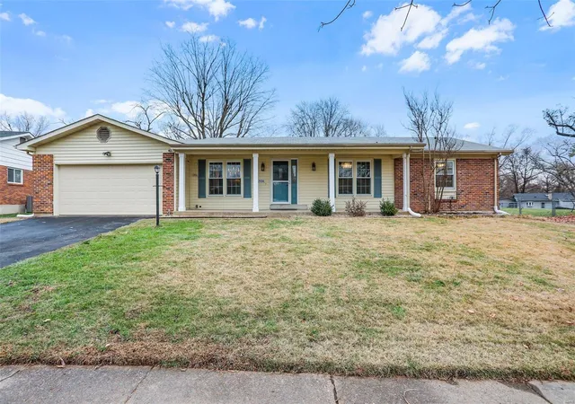 Photo 1 of Single family home for sale at 12934 Robandee Ln, Saint Louis, MO 63146 | MLS# 24074365 | Listing updated on 2024-12-16
