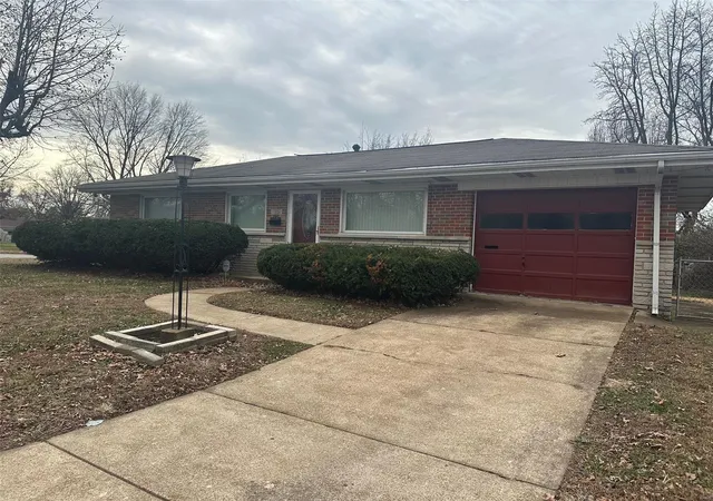 Photo 2 of Single family home for sale at 2552 Shannon Ave, Saint Louis, MO 63136 | MLS# 24074388 | Listing updated on 2024-12-14
