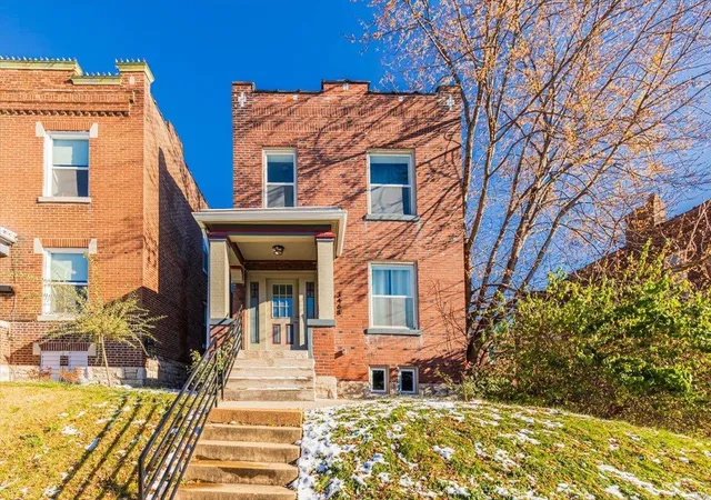 Photo 1 of Single family home for sale at 3468 Giles Ave, Saint Louis, MO 63116 | MLS# 24074413 | Listing updated on 2024-12-06