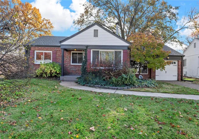 Photo 1 of Single family home for sale at 208 Cannonbury Dr, Saint Louis, MO 63119 | MLS# 24074419 | Listing updated on 2024-12-16