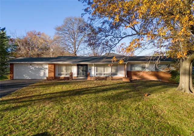 Photo 1 of Single family home for sale at 15 Morwood Ln, Saint Louis, MO 63141 | MLS# 24074427 | Listing updated on 2025-02-21