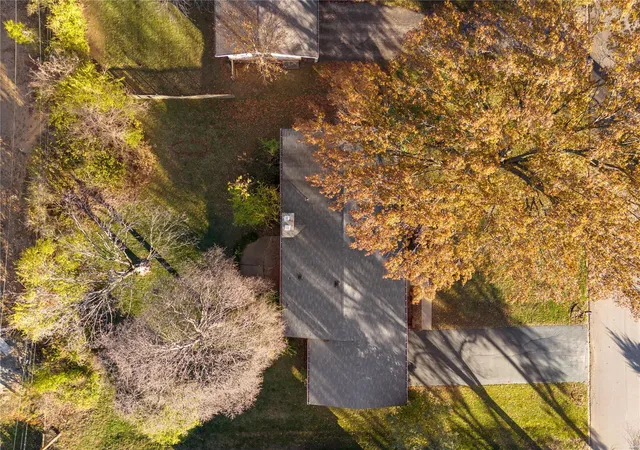 Photo 1 of Single family home for sale at 15 Morwood Ln, Saint Louis, MO 63141 | MLS# 24074427 | Listing updated on 2025-02-21