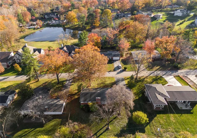 Photo 2 of Single family home for sale at 15 Morwood Ln, Saint Louis, MO 63141 | MLS# 24074427 | Listing updated on 2025-02-21