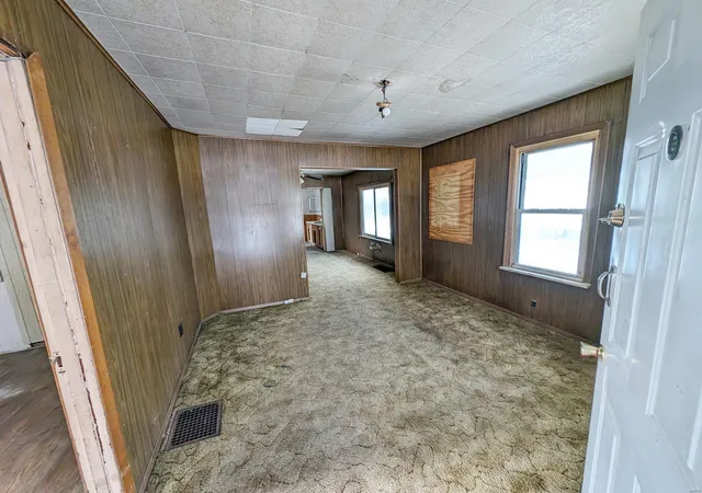 Photo 3 of Single family home for sale at 1718 Mccasland Ave, East Saint Louis, IL 62207 | MLS# 24074458 | Listing updated on 2024-12-04