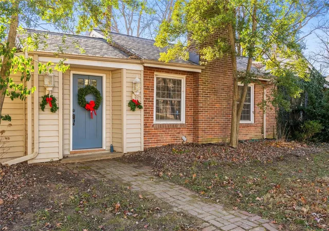 Photo 1 of Sale Pending at 9540 Park Lane, Saint Louis, MO 63124 | MLS# 24074526 | Listing updated on 2024-12-11