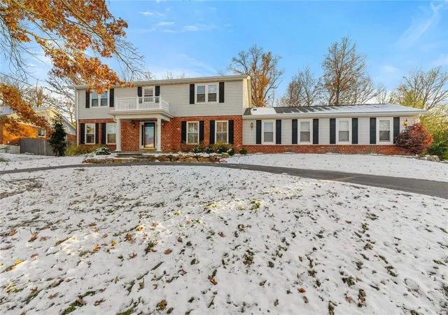 Photo 1 of Single family home for sale at 12216 Kingshill Dr, Saint Louis, MO 63141 | MLS# 24074567 | Listing updated on 2024-12-05