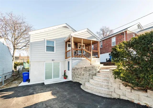 Photo 1 of Sale Pending at 645 Beatrice Ave, Saint Louis, MO 63125 | MLS# 24074598 | Listing updated on 2024-12-09