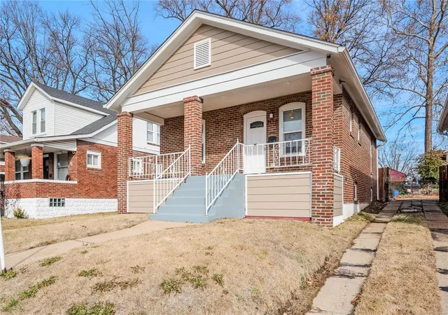 Homes for sale in Saint Louis, MO | 7117 Woodrow Ave, Saint Louis, MO 63121 | MLS# 24074708