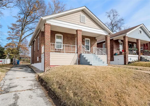 Homes for sale in Saint Louis, MO | 7117 Woodrow Ave, Saint Louis, MO 63121 | MLS# 24074708