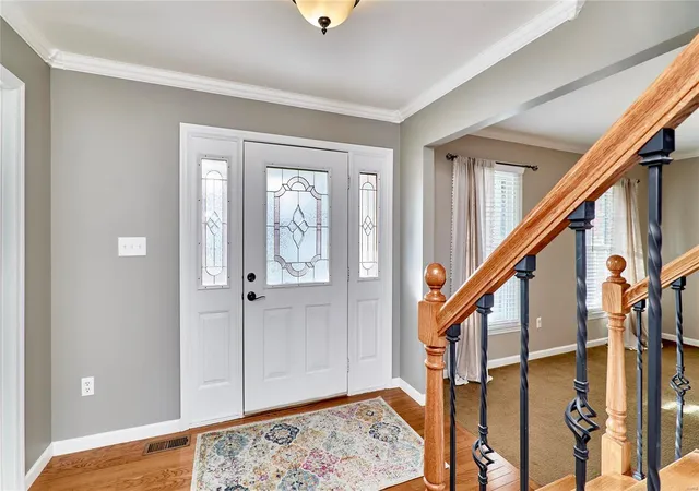 Photo 3 of Sale Pending at 53 Huntington Pkwy, Saint Charles, MO 63301 | MLS# 24074710 | Listing updated on 2025-03-10