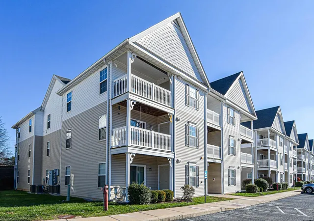 Listing Photo 2 - Condo for sale in building located at 2470 Lampong Dr, St. Louis, MO 63125 - Unit #100A
