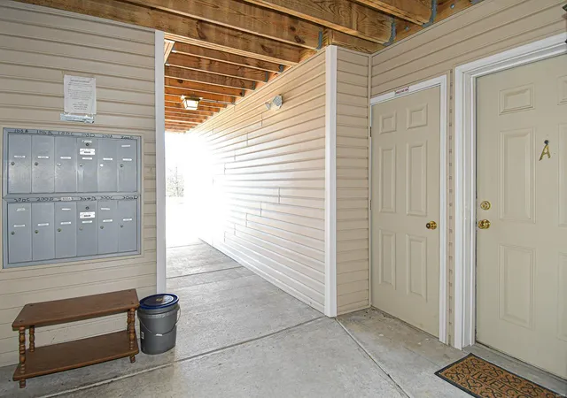 Listing Photo 4 - Condo for sale in building located at 2470 Lampong Dr, St. Louis, MO 63125 - Unit #100A