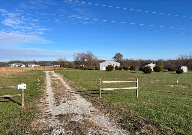 Photo 2 of Single family home for sale at 15968 Hwy J, Monroe City, MO 63456 | MLS# 24074773 | Listing updated on 2024-12-06