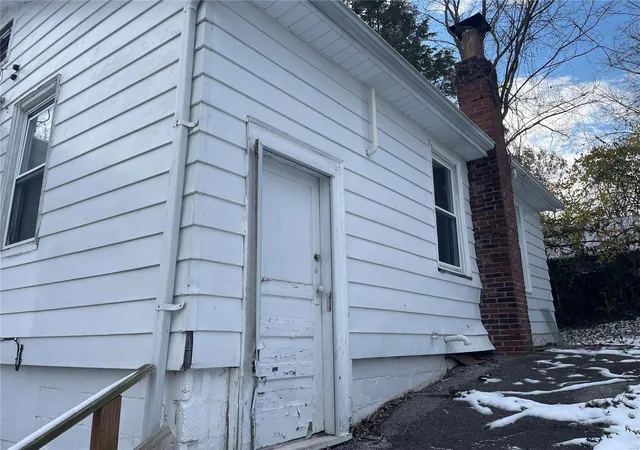Photo 2 of Sale Pending at 2935 Alger Ave, Saint Louis, MO 63121 | MLS# 24074823 | Listing updated on 2024-12-10