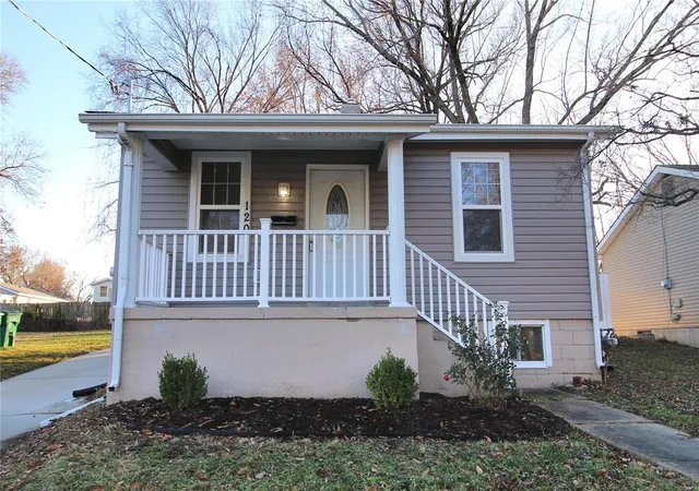 Photo 1 of Single family home for sale at 120 Madison Ave, Saint Louis, MO 63119 | MLS# 24074824 | Listing updated on 2024-12-17