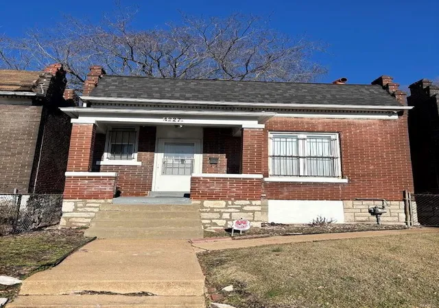 Photo 1 of Sale Pending at 4227 W Labadie Ave, Saint Louis, MO 63115 | MLS# 24074849 | Listing updated on 2024-12-10