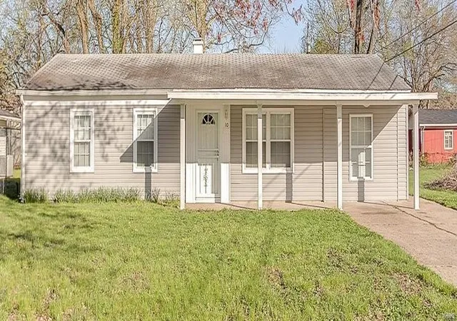 Photo 1 of Single family home for sale at 10 Baldwin Ln, East Saint Louis, IL 62206 | MLS# 24074868 | Listing updated on 2024-12-10