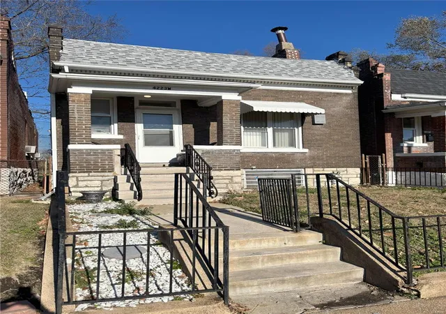 Photo 1 of Sale Pending at 4223 W Labadie Ave, Saint Louis, MO 63115 | MLS# 24074876 | Listing updated on 2024-12-10