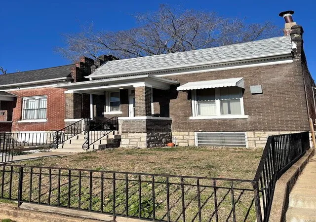Photo 2 of Sale Pending at 4223 W Labadie Ave, Saint Louis, MO 63115 | MLS# 24074876 | Listing updated on 2024-12-10