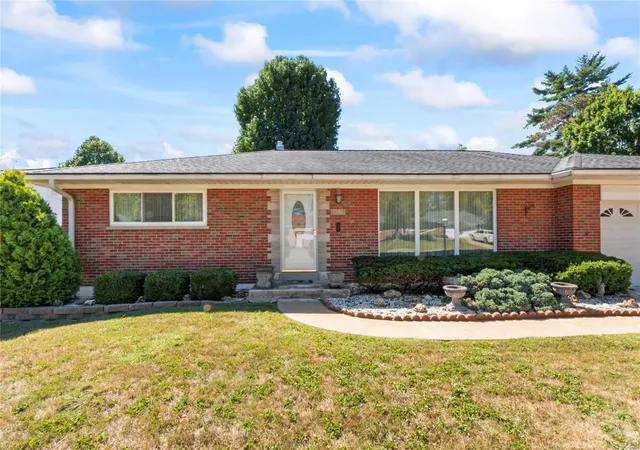 Photo 1 of Single family home for sale at 6022 Ranchwood Dr, Saint Louis, MO 63123 | MLS# 24074894 | Listing updated on 2024-12-17