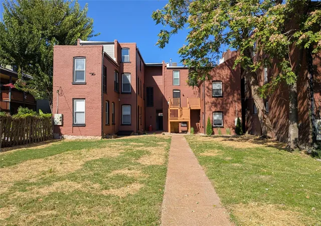 Photo 3 of Multi family home for sale at 1006 Geyer Ave, Saint Louis, MO 63104 | MLS# 24074923 | Listing updated on 2024-12-11