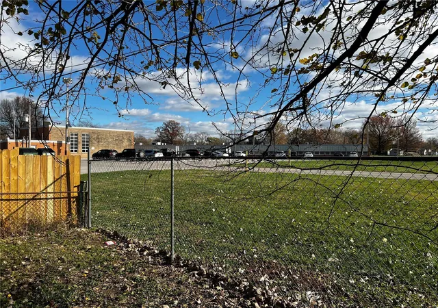 Photo 4 of Sale Pending at 526 Saint Leo Dr, East Saint Louis, IL 62206 | MLS# 24074941 | Listing updated on 2024-12-13