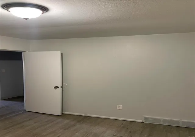 Photo 3 of Single family home for sale at 10408 Duke Dr, Saint Louis, MO 63136 | MLS# 24074981 | Listing updated on 2024-12-11