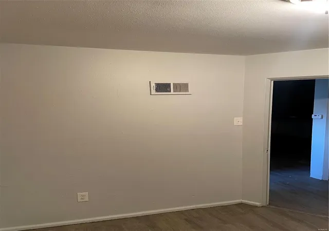 Photo 3 of Single family home for sale at 10408 Duke Dr, Saint Louis, MO 63136 | MLS# 24074981 | Listing updated on 2024-12-11
