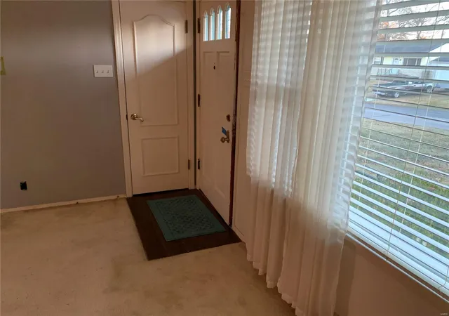Photo 2 of Single family home for sale at 10819 Edgecliffe Dr, Saint Louis, MO 63123 | MLS# 24074991 | Listing updated on 2024-12-15