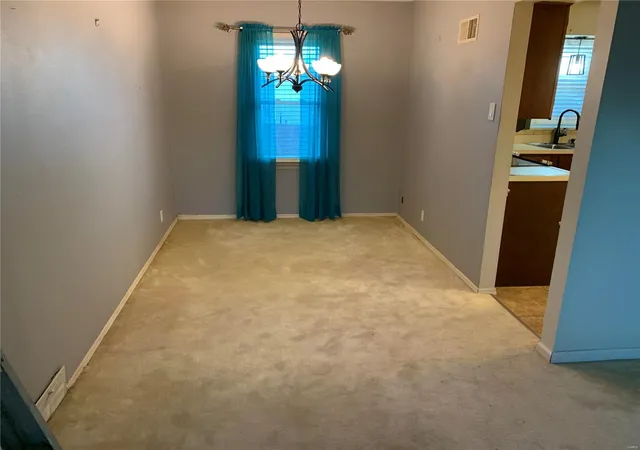 Photo 3 of Single family home for sale at 10819 Edgecliffe Dr, Saint Louis, MO 63123 | MLS# 24074991 | Listing updated on 2024-12-15
