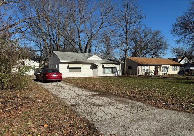 Photo 2 of Sale Pending at 1113 Maple Ave, Saint Louis, MO 63138 | MLS# 24074994 | Listing updated on 2024-12-12