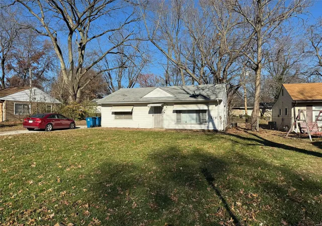 Photo 3 of Sale Pending at 1113 Maple Ave, Saint Louis, MO 63138 | MLS# 24074994 | Listing updated on 2024-12-12