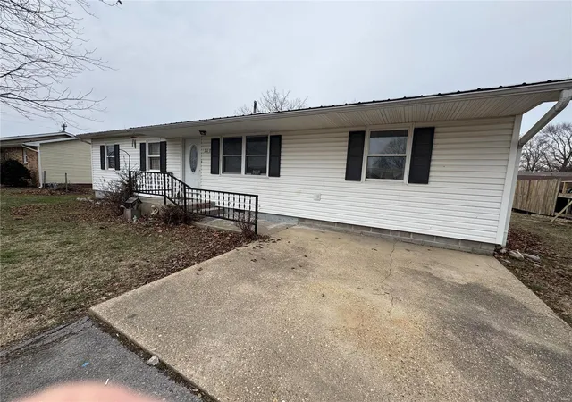 Photo 1 of Single family home for sale at 711 W Duckett St, Advance, MO 63730 | MLS# 24075090 | Listing updated on 2025-01-16