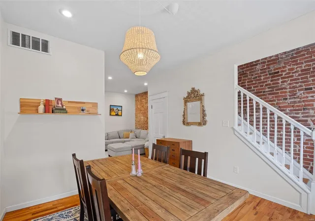 Photo 3 of Townhouse for sale at 4259 Russell Blvd, Saint Louis, MO 63110 | MLS# 24075137 | Listing updated on 2025-03-17
