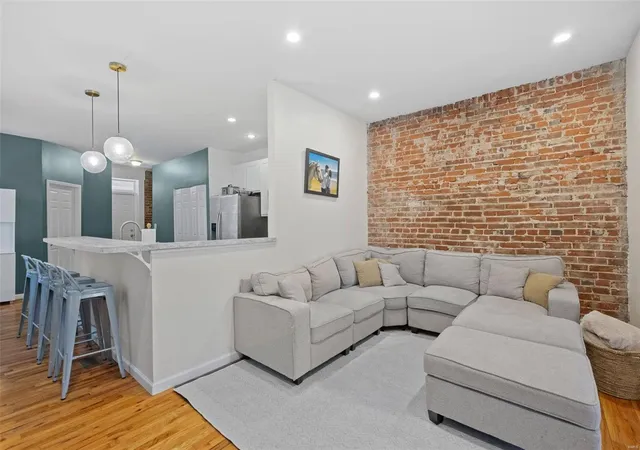 Photo 4 of Townhouse for sale at 4259 Russell Blvd, Saint Louis, MO 63110 | MLS# 24075137 | Listing updated on 2025-03-17