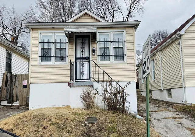 Photo 1 of Single family home for sale at 6113 Grimshaw Ave, Saint Louis, MO 63120 | MLS# 24075162 | Listing updated on 2025-03-12